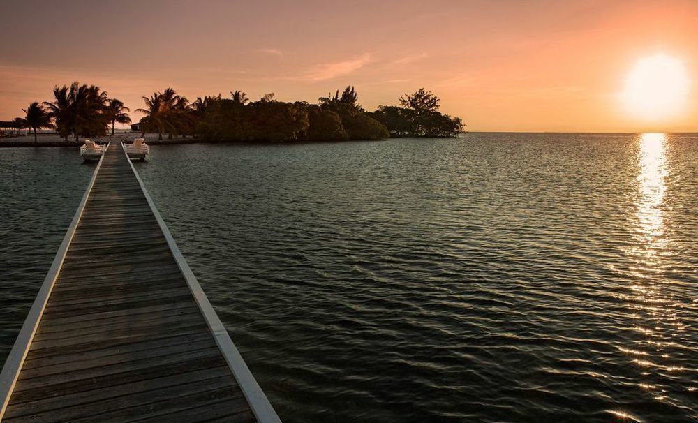 Royal Belize Hotel Thatch Caye Exterior photo