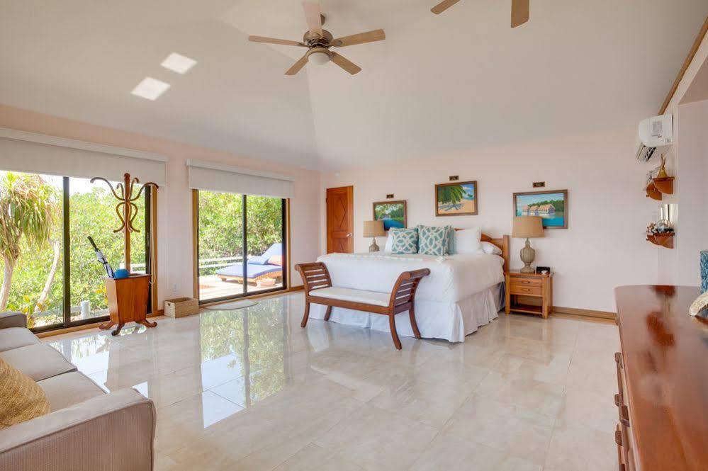 Royal Belize Hotel Thatch Caye Exterior photo