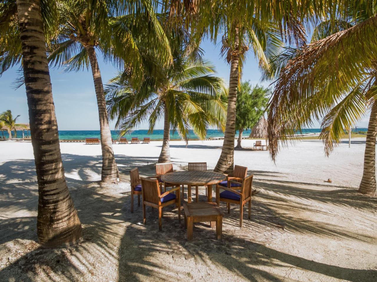 Royal Belize Hotel Thatch Caye Exterior photo