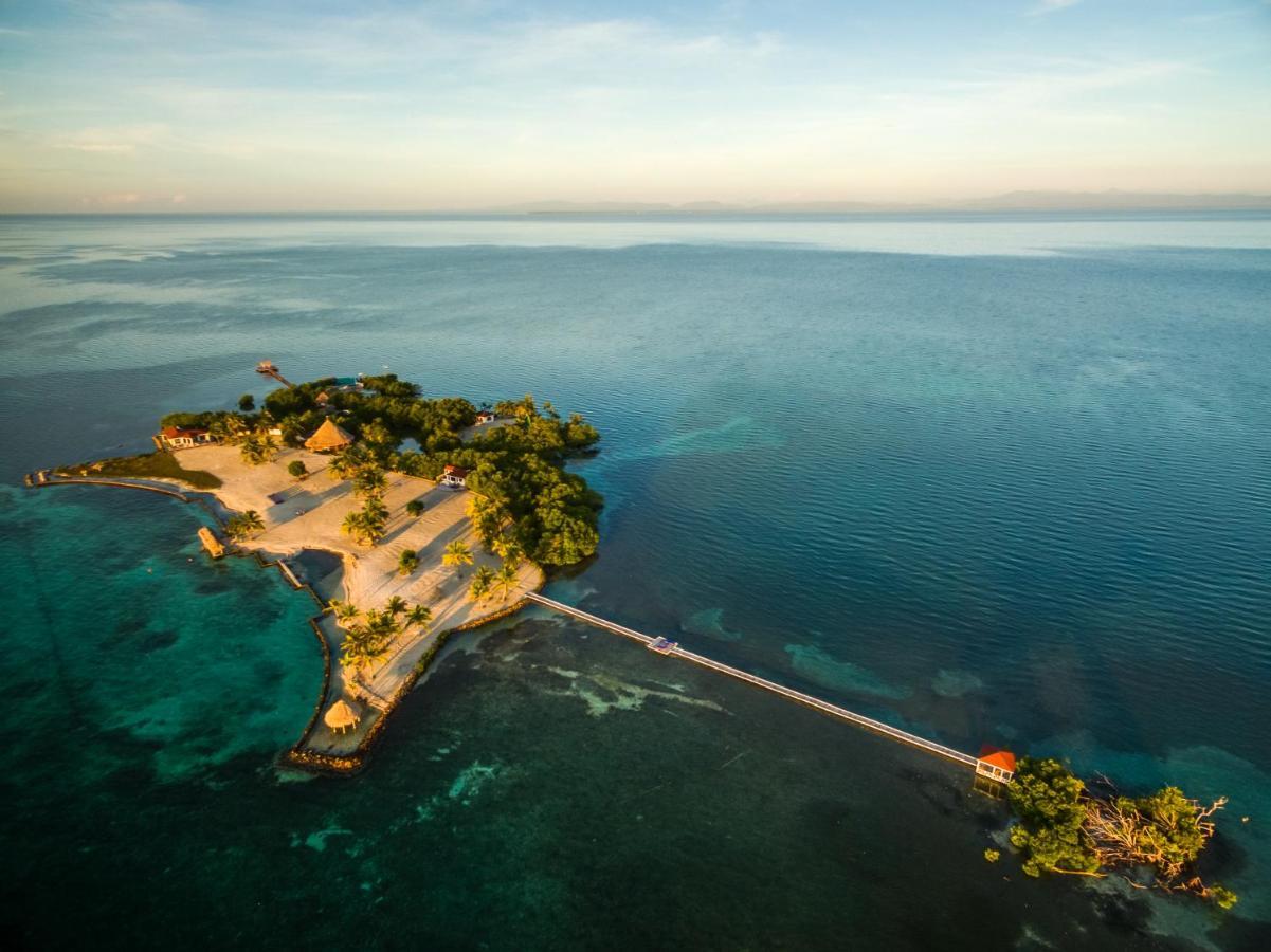Royal Belize Hotel Thatch Caye Exterior photo